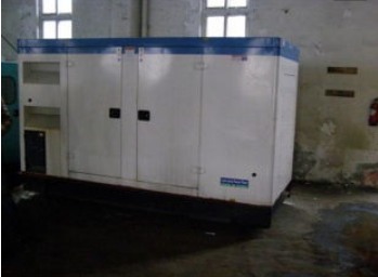 蒋场镇康明斯150kw大型柴油二手发电机组